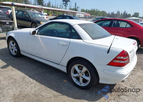 2001 Mercedes-Benz Slk 320 из США, поврежденный, VIN WDBKK65F31F172555